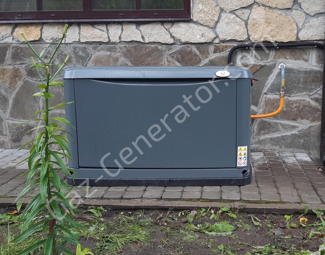 Монтаж газового генератора Pramac GA 8000 (8 кВт) на отмостке дома