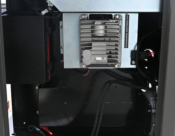 Газовый генератор EVOline GNG 9350 E вид изнутри