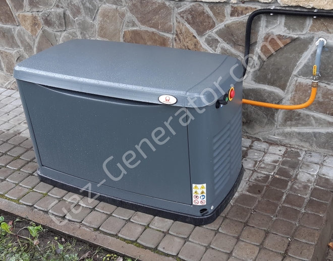 Монтаж газового генератора Pramac GA 8000 (8 кВт) на отмостке дома